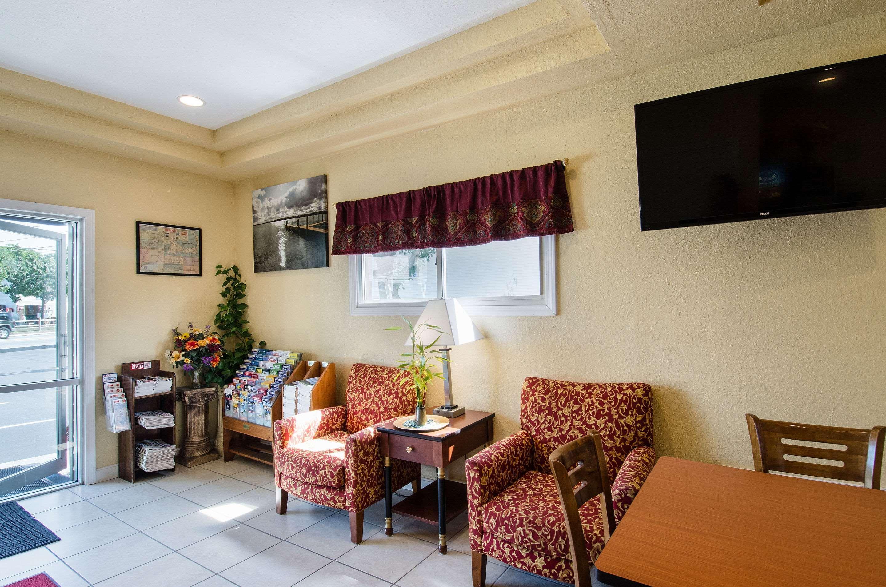 Econo Lodge By Choice - Cape Cod West Yarmouth Exterior photo