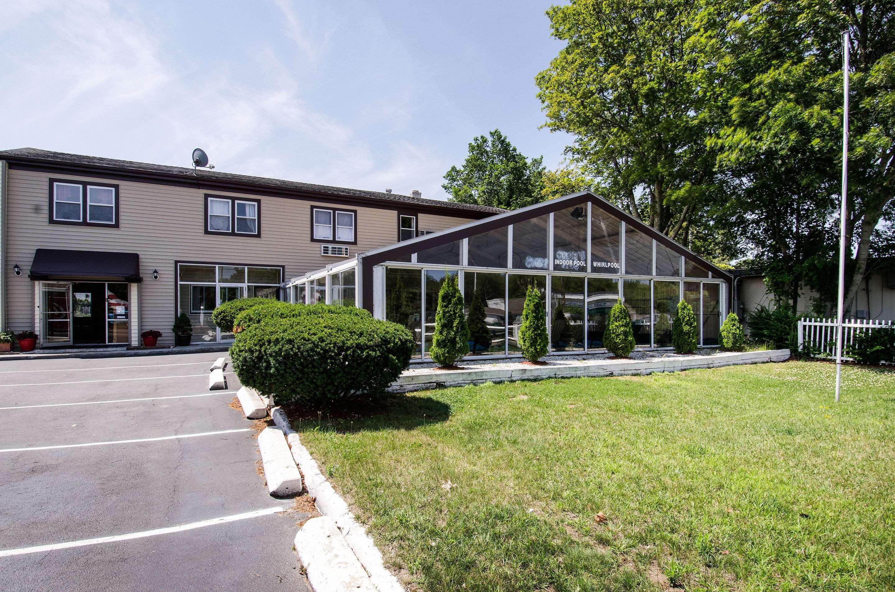 Econo Lodge By Choice - Cape Cod West Yarmouth Exterior photo